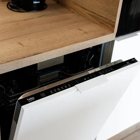 公寓 New In The With Parking Option *